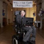 Stephen Hawking fiesta viajeros del tiempo